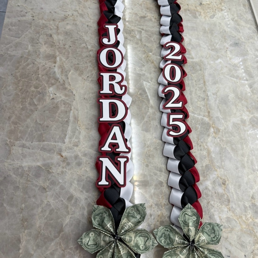 Graduation Lei - Picture 14 of 16